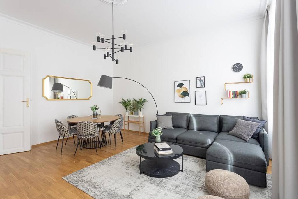 Franz 23 - Typical Viennese Apartment In The Heart Of Viena Exterior foto