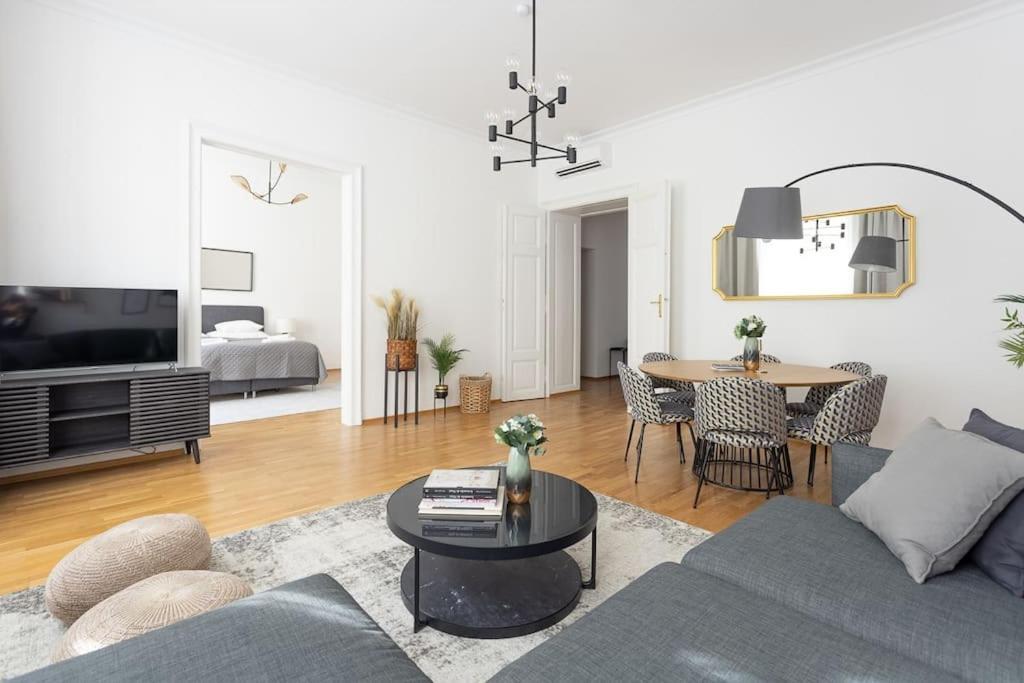 Franz 23 - Typical Viennese Apartment In The Heart Of Viena Exterior foto